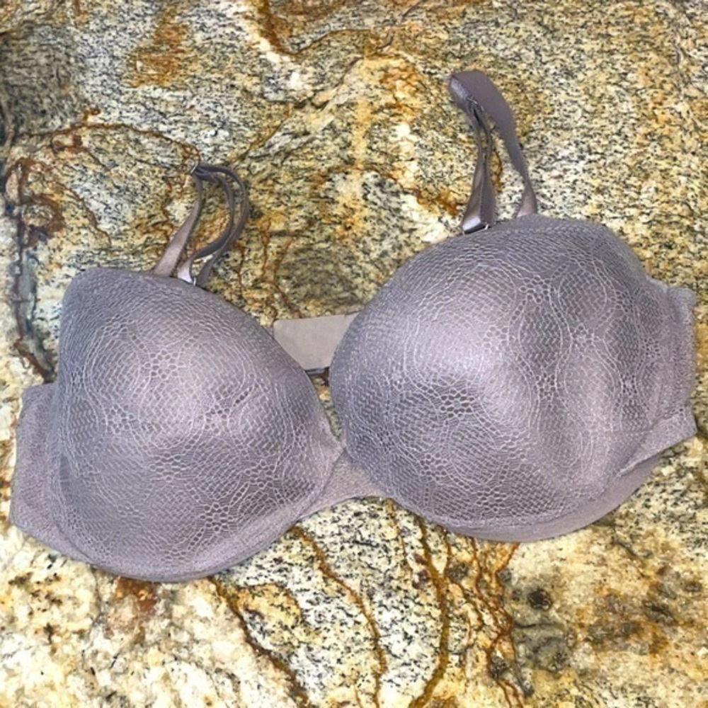 Victoria Secret Angel Ipex Bra live show feature